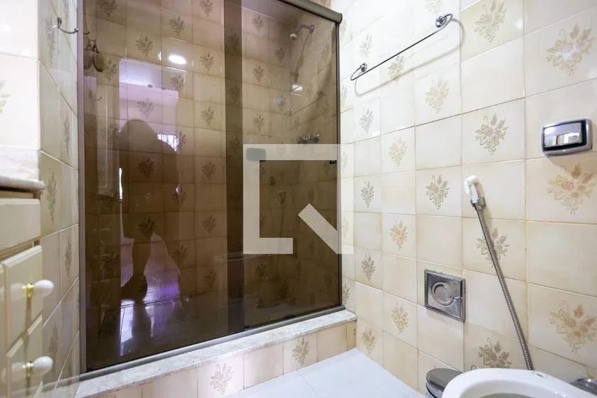 Apartment, 77 m², with wood or laminate floors — photo 9