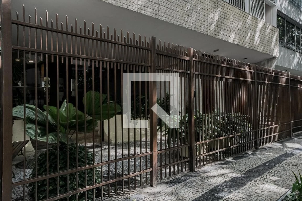 Apartment, 116 m², with wood or laminate floors — photo 37