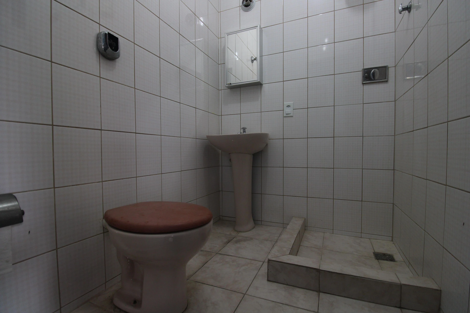 Furnished house with 6 bedrooms and 4 bathrooms — photo 74