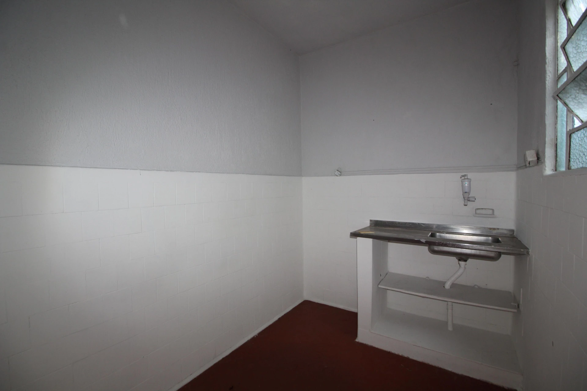 One-bedroom house with a garden — photo 2