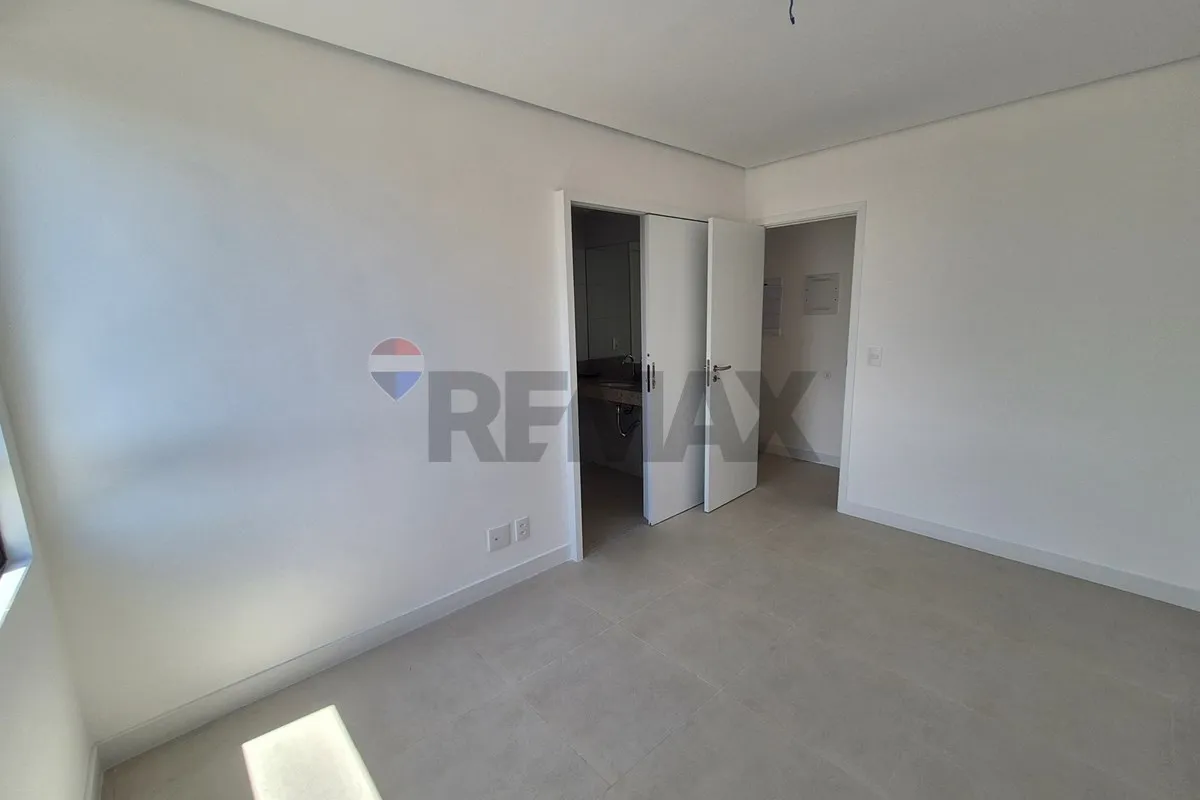 3-bedroom apartment in a building with a gym — photo 30