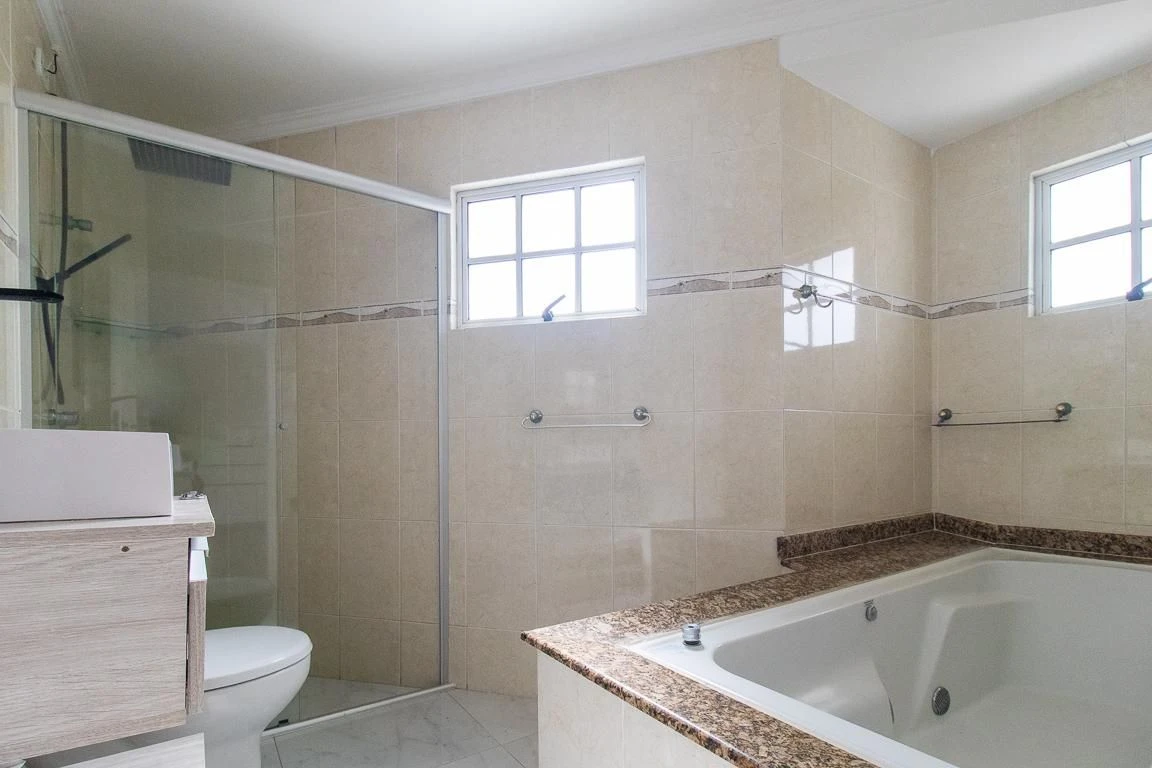 3-bedroom house with a jacuzzi — photo 68