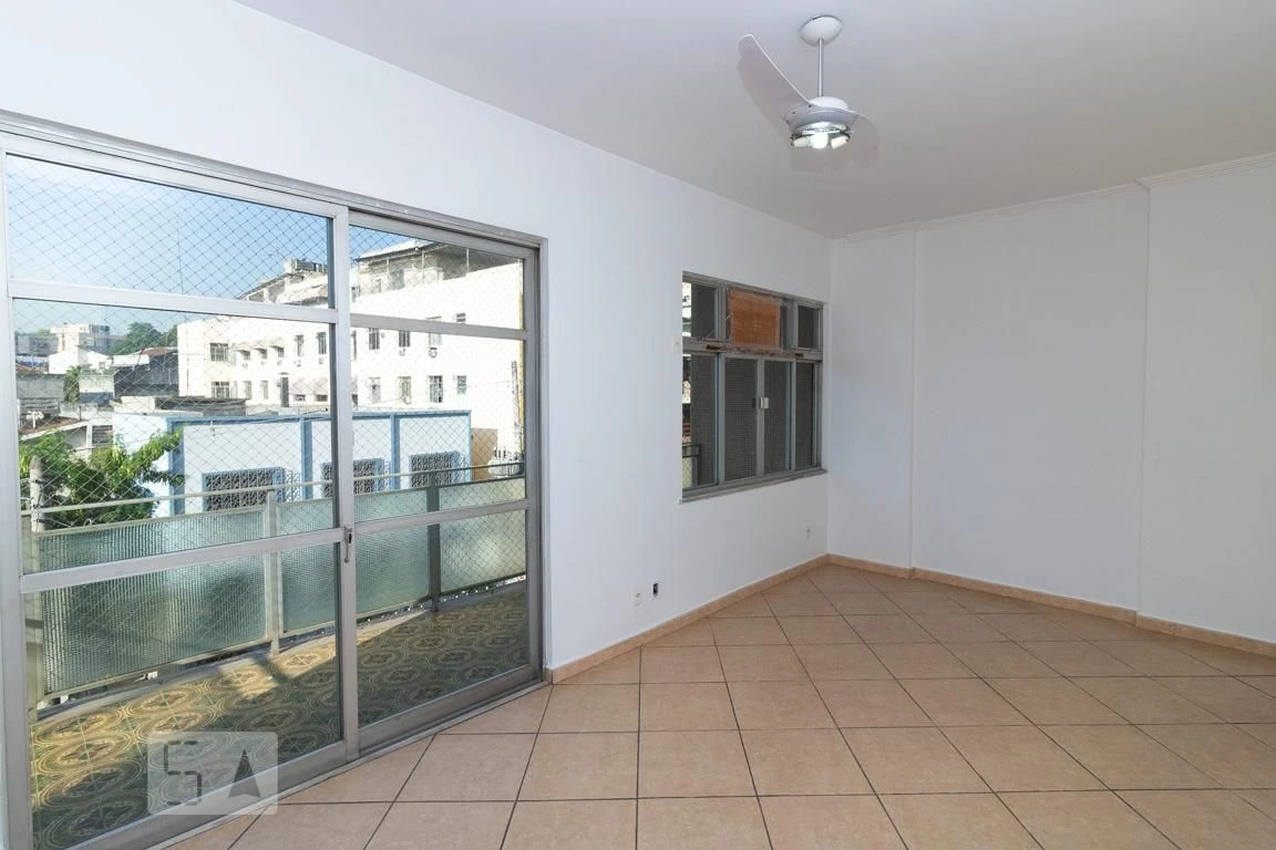 Apartment with 3 bedrooms and pets allowed