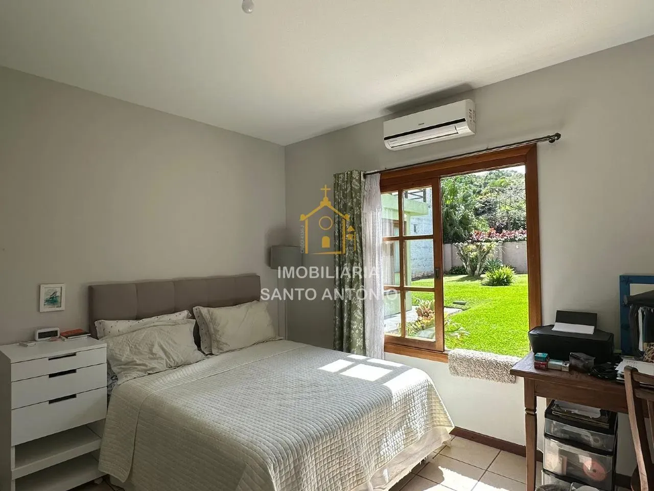 Condominium house with 4 bedrooms and 3 en-suite