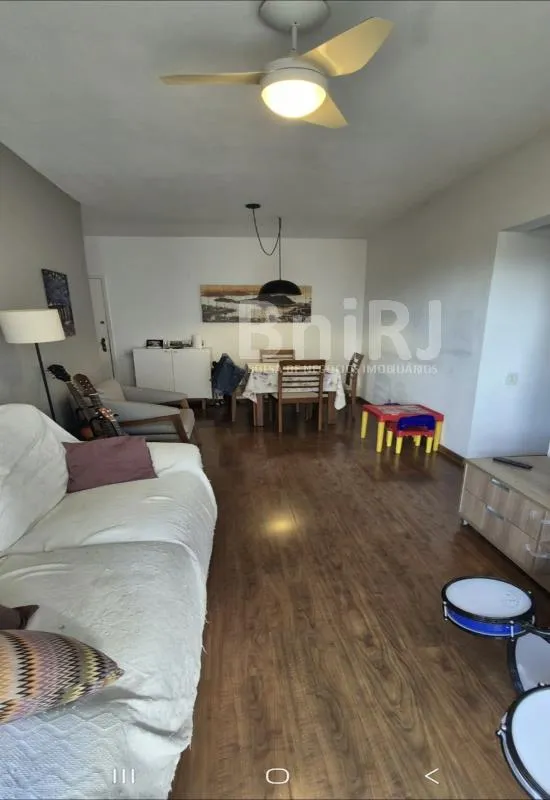 2-bedroom apartment in a building with a pool — photo 7