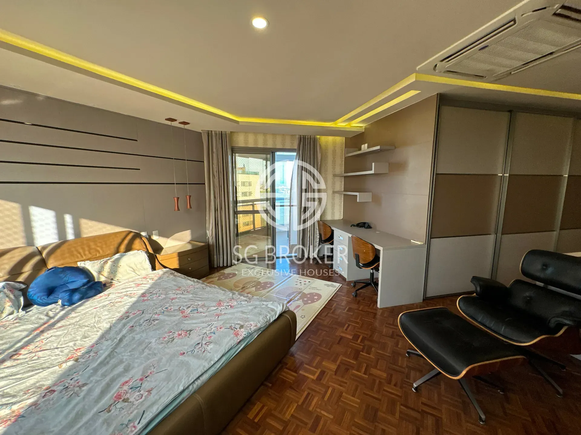Furnished apartment with open-plan kitchen and 4 bedrooms — photo 61