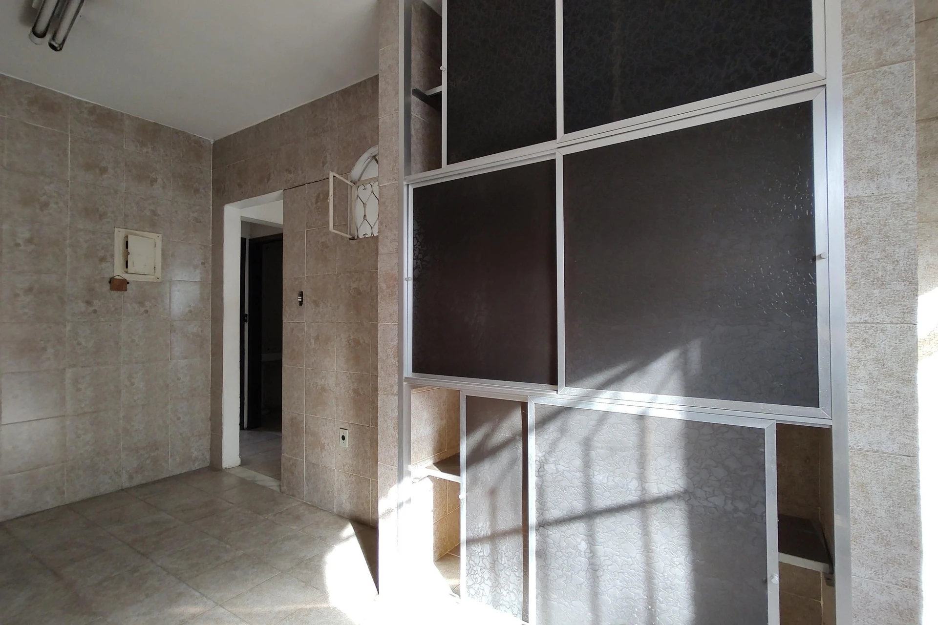 Unfurnished house with 4 bedrooms and private garden — photo 23
