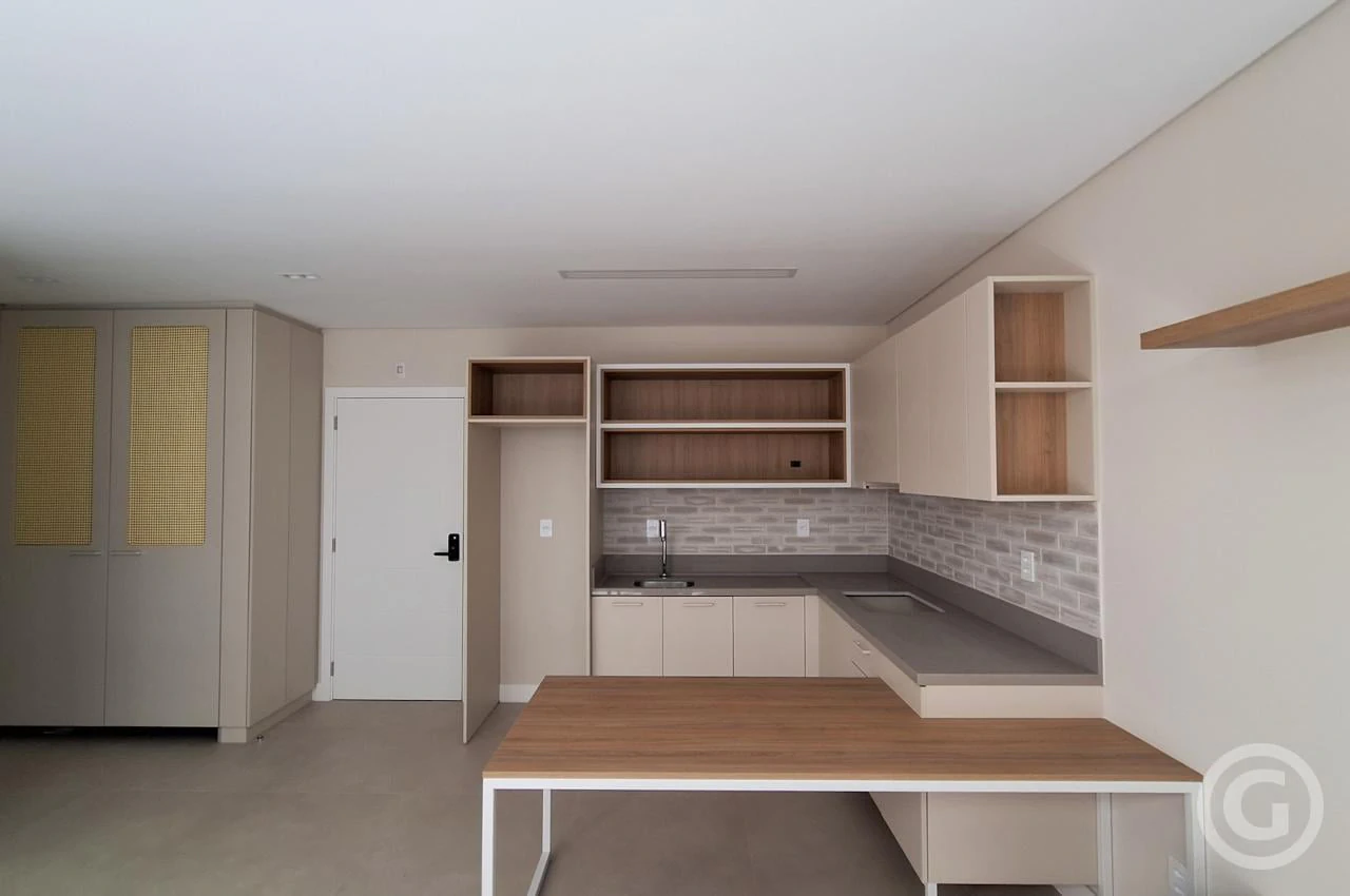 Квартира 43 м² с 1 спальней и кухней открытого плана — photo 2