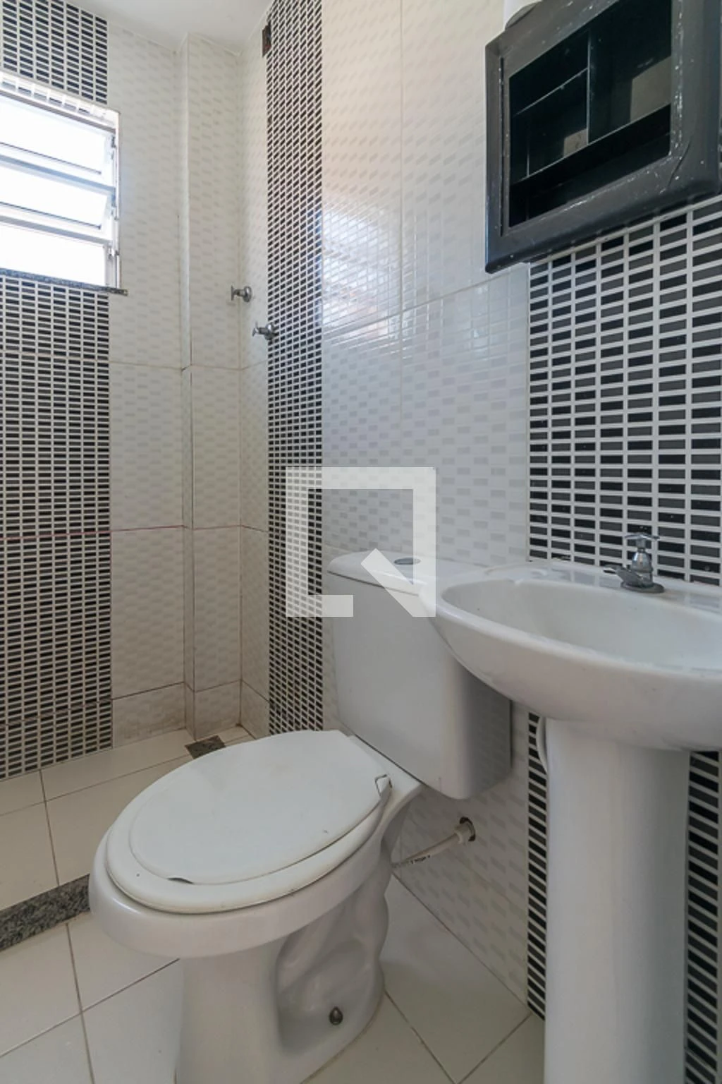 Apartment with 2 bedrooms and a gas stove — photo 11