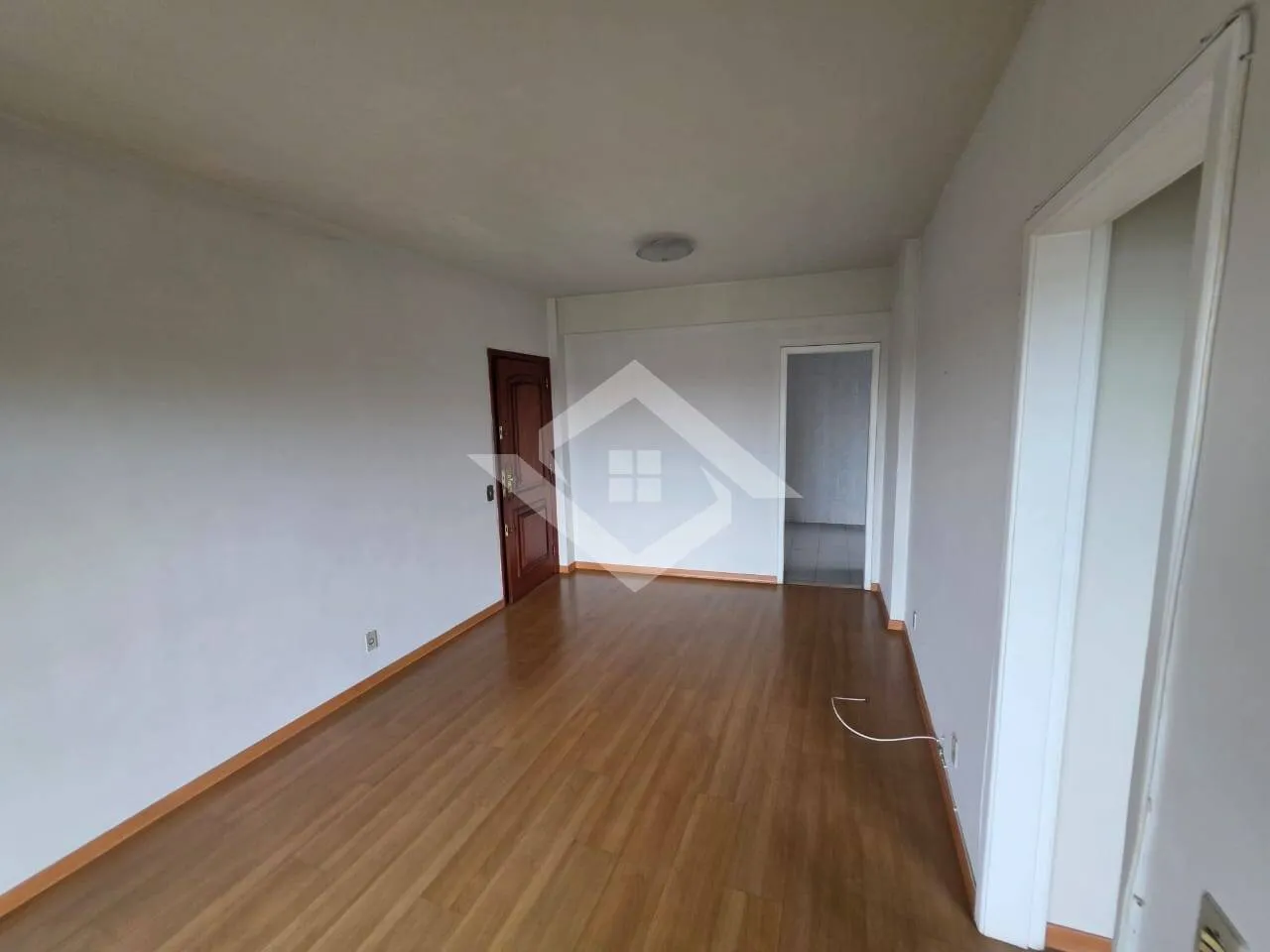Apartamento de 3 quartos com cozinha fechada a gás