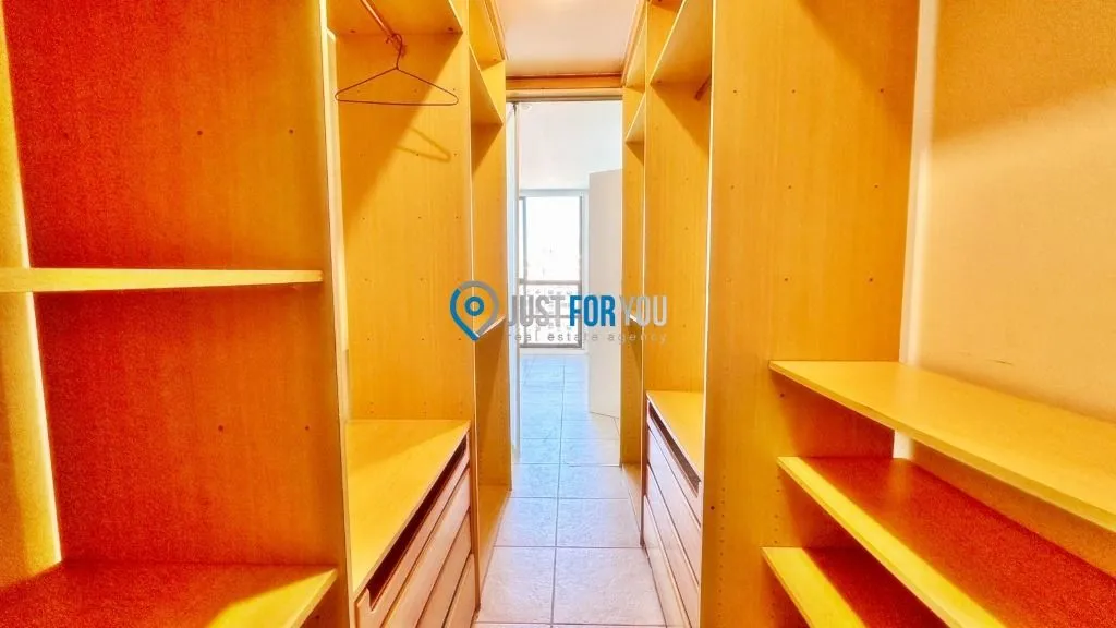 3-bedroom apartment with 4 baths and balcony — photo 21