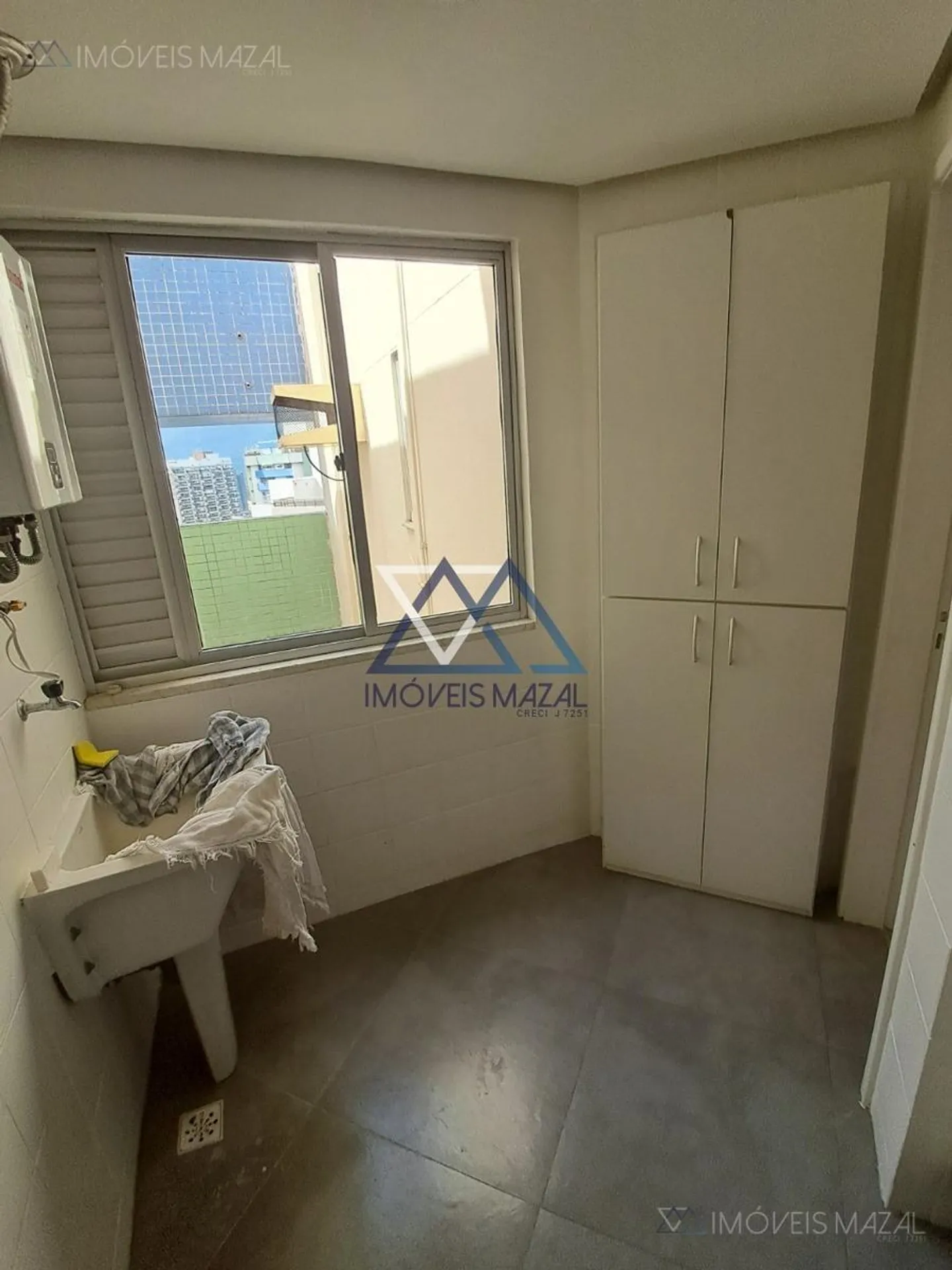 Rental apartment with 3 bedrooms and 4 bathrooms — photo 50