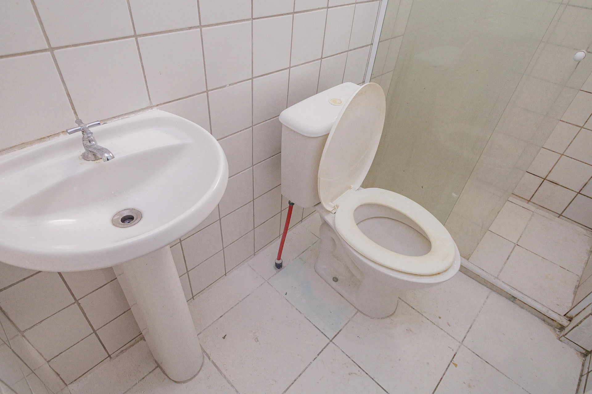 Unfurnished 2-bedroom apartment with 1 bathroom and parking — photo 8