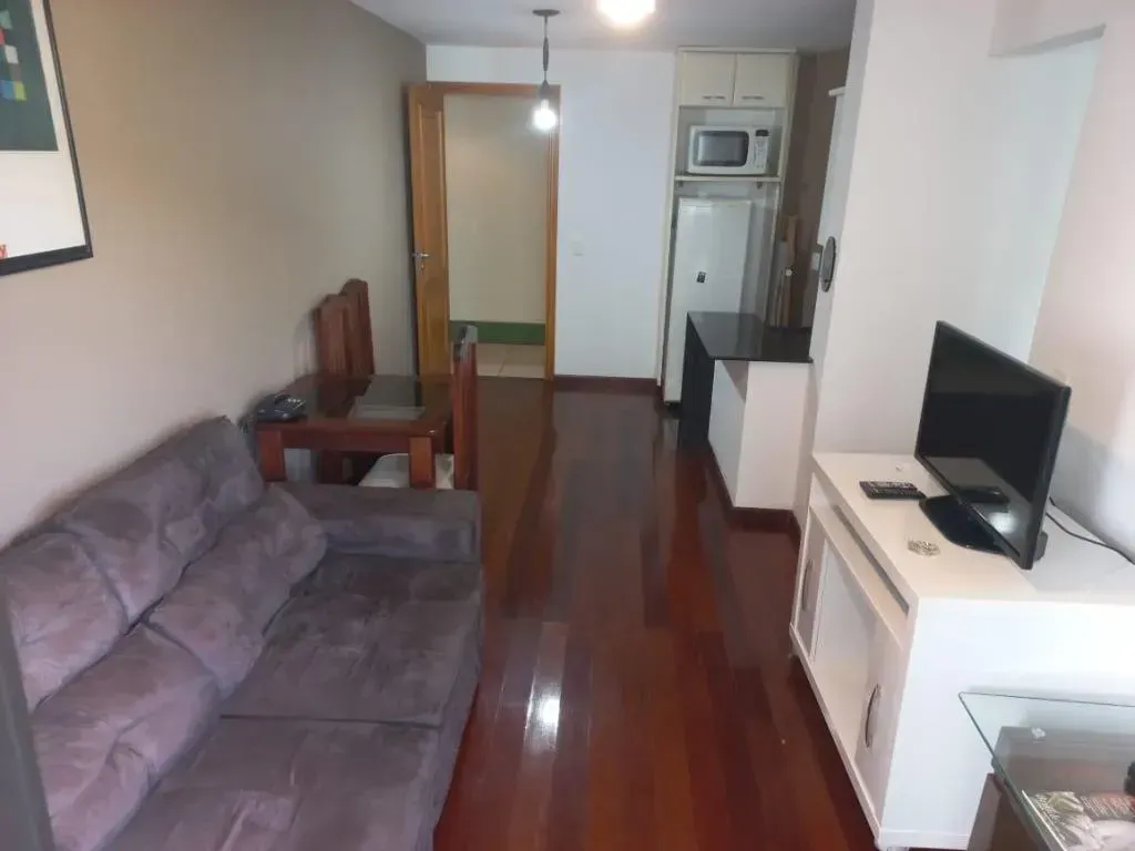 Furnished 1-bedroom apartment with glassed-in balcony — photo 25