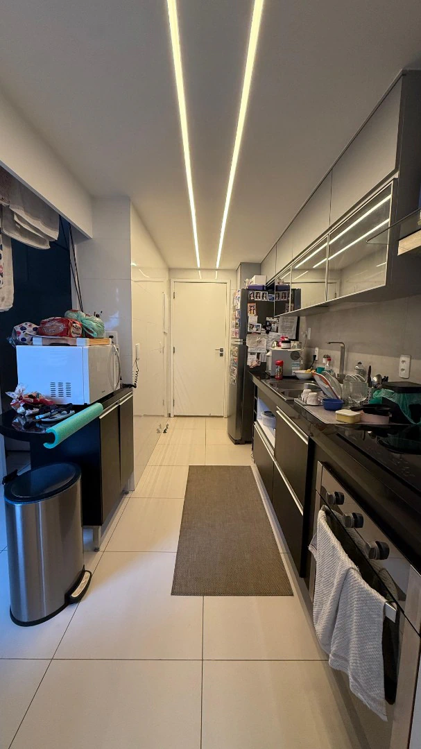 Apartamento mobiliado com 3 suítes e varanda de vidro — photo 11