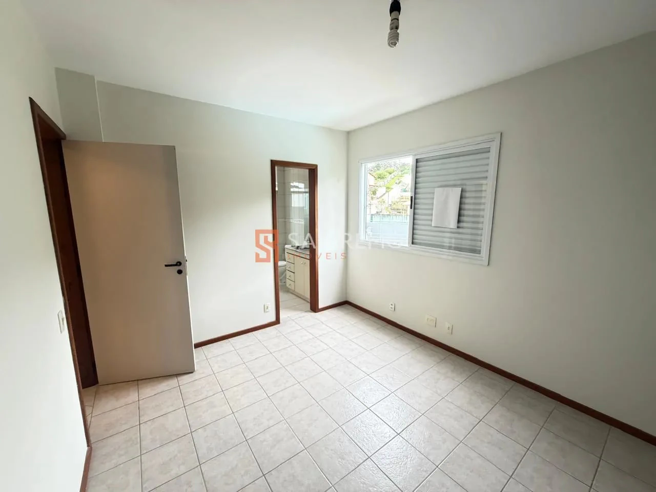 Glass-enclosed balcony in a 3-bedroom apartment, 92 m² — photo 17