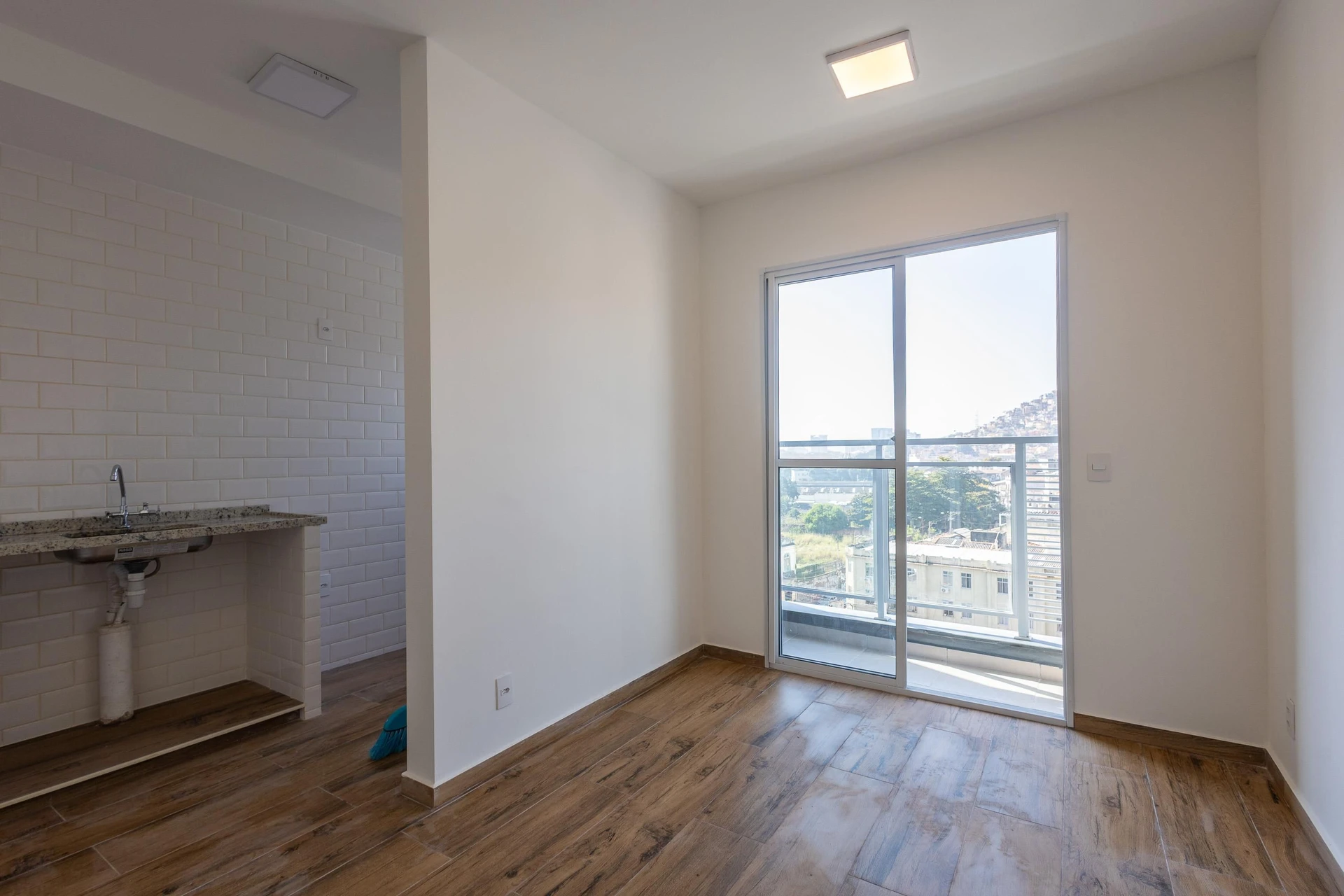 Apartamento sem mobília de 1 quarto com cozinha integrada — photo 17