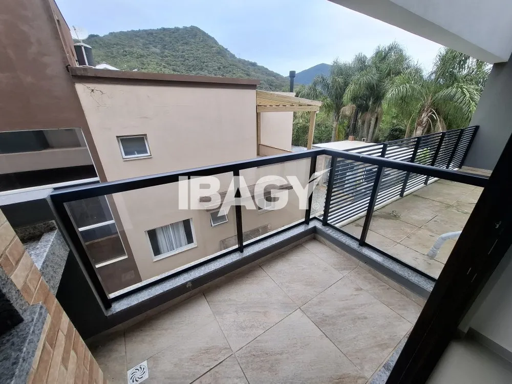 90 m² apartment with 2 bedrooms and a balcony — photo 16
