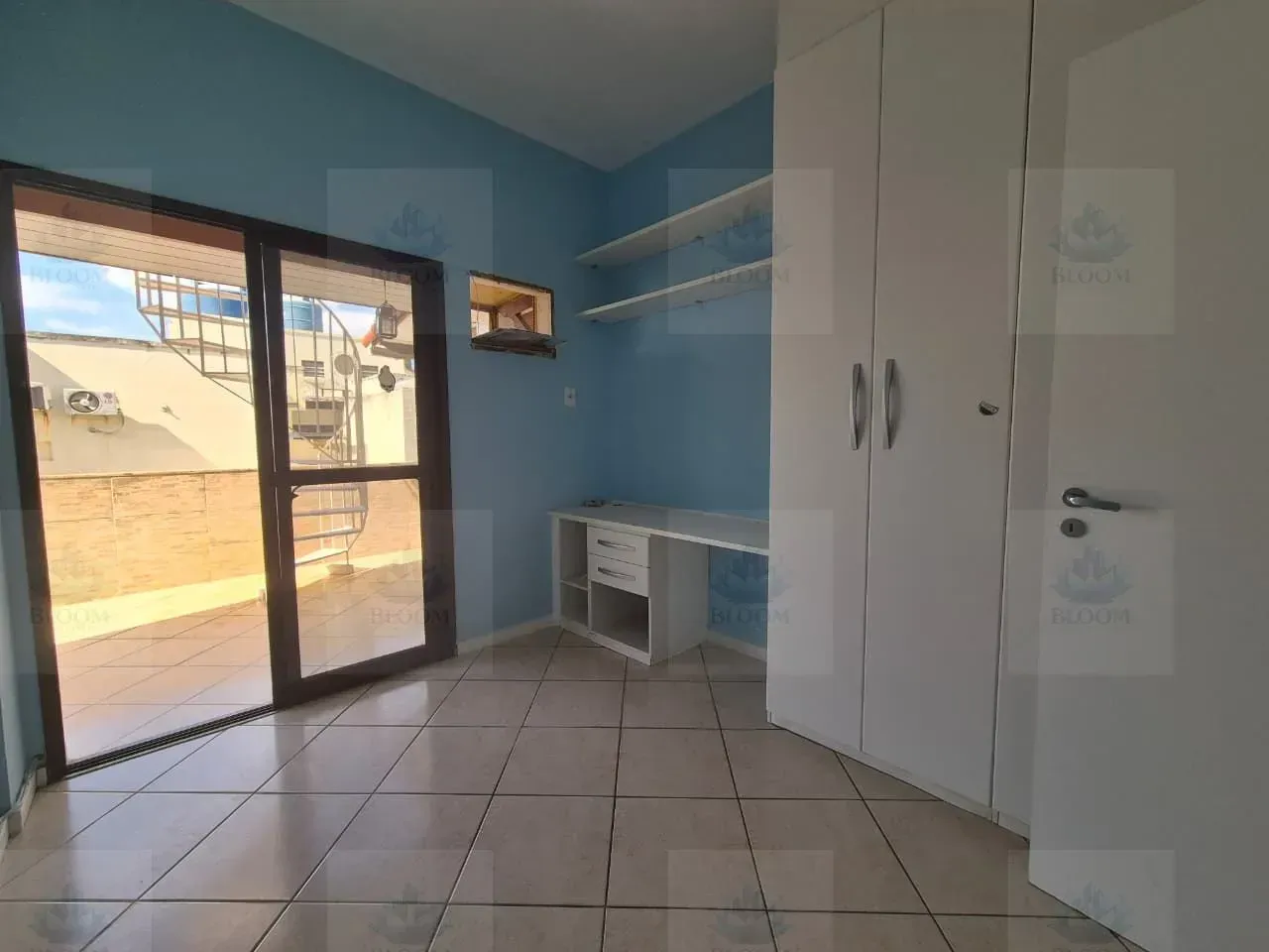380 m² apartment with 3 bedrooms, 4 bathrooms — photo 5
