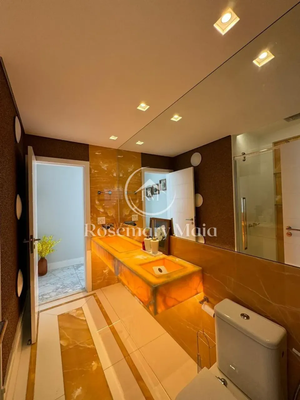 Furnished 1700 m² house with 5 bedrooms and open-plan kitchen — photo 10