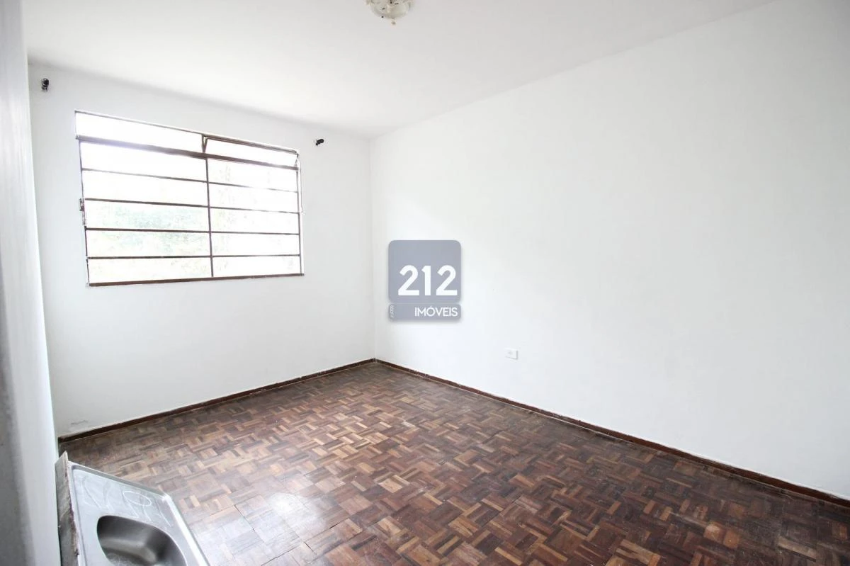 Apartment, 53 m², with wood or laminate floors — photo 4