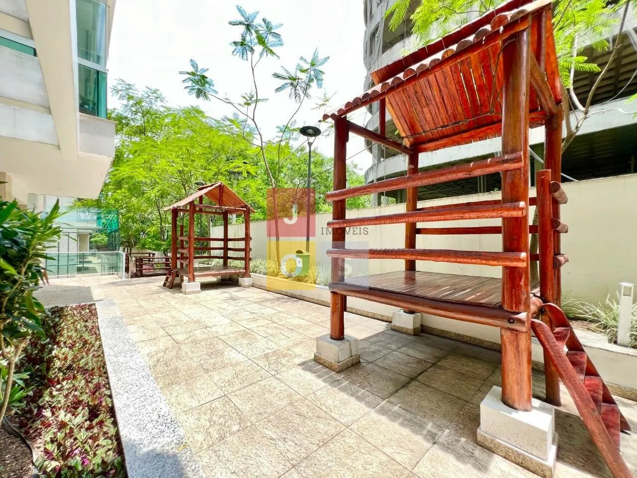 Furnished 4-bedroom suite apartment with 156 m² — photo 129