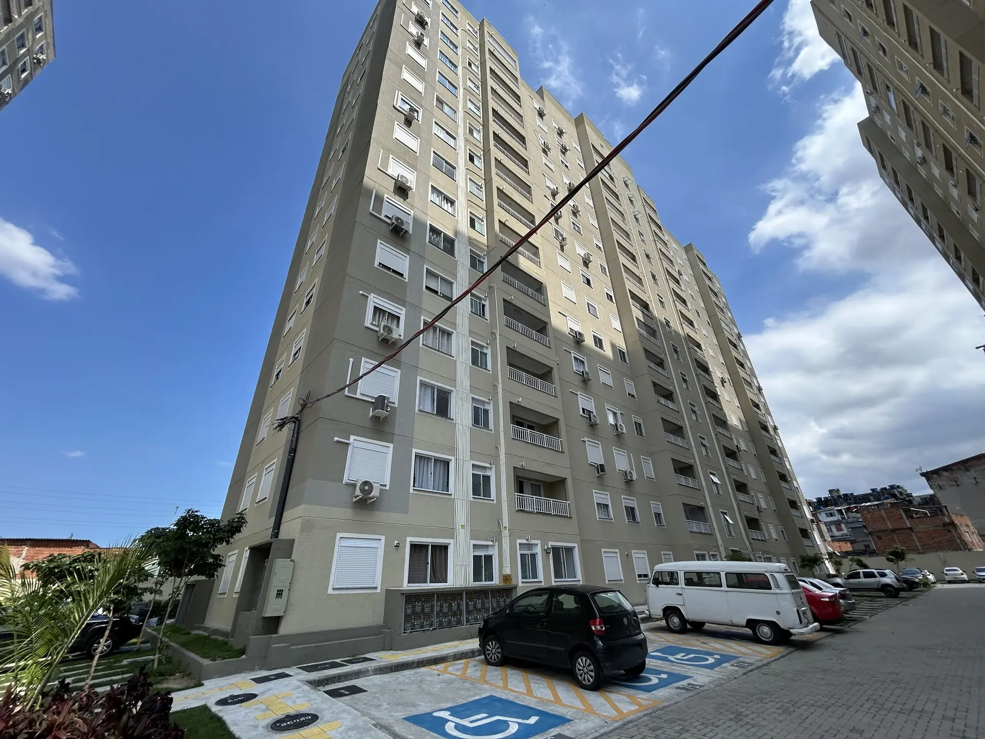Квартира з 2 спальнями, у будинку є басейн — photo 34