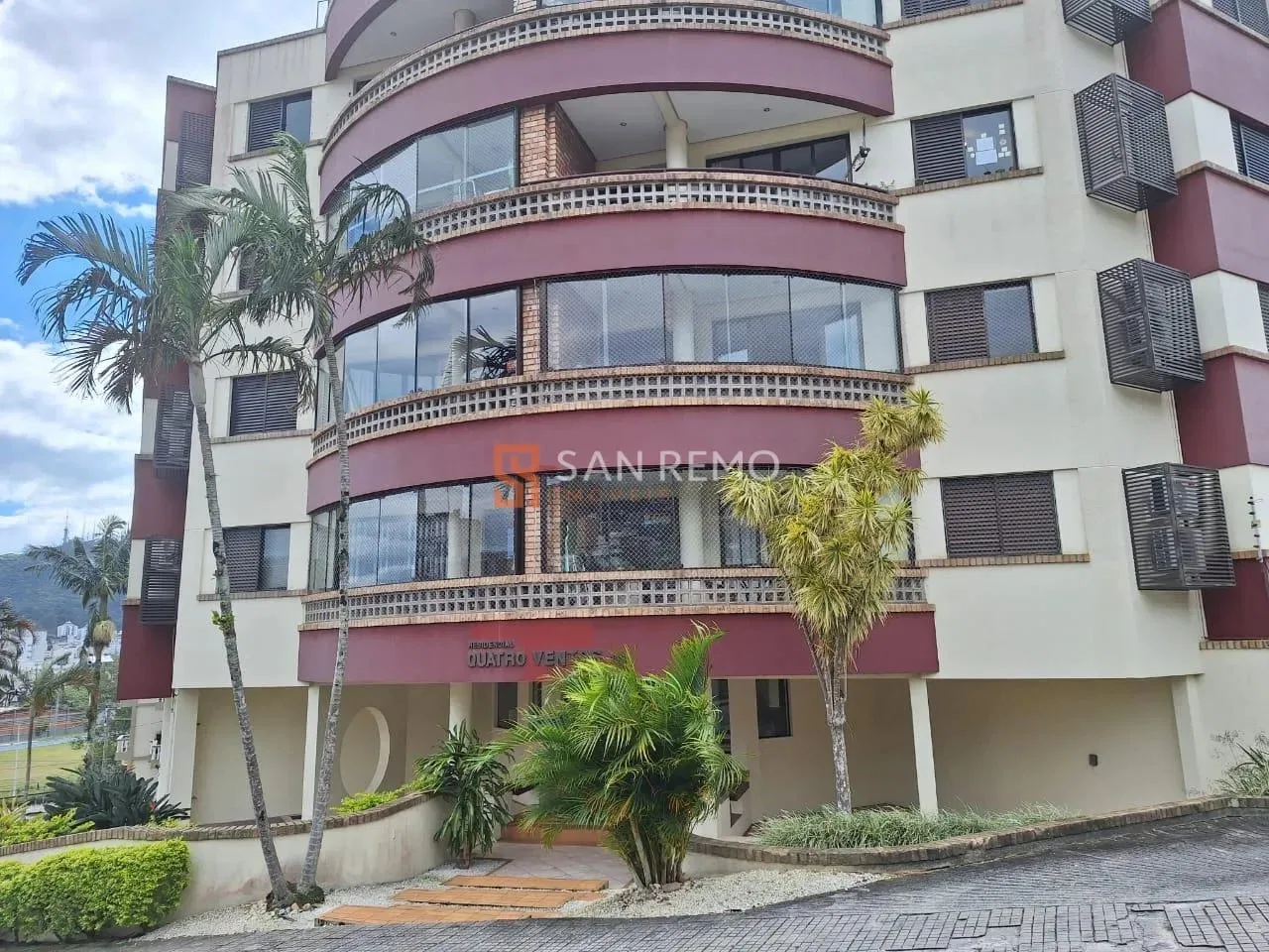 2-bedroom apartment with a mountain view in Florianópolis — photo 14