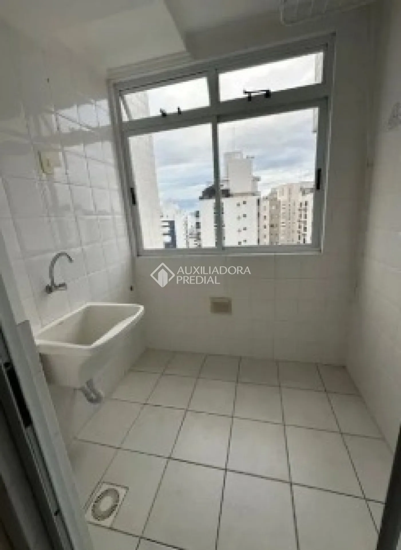 Квартира с 2 спальнями, в доме есть бассейн — photo 15