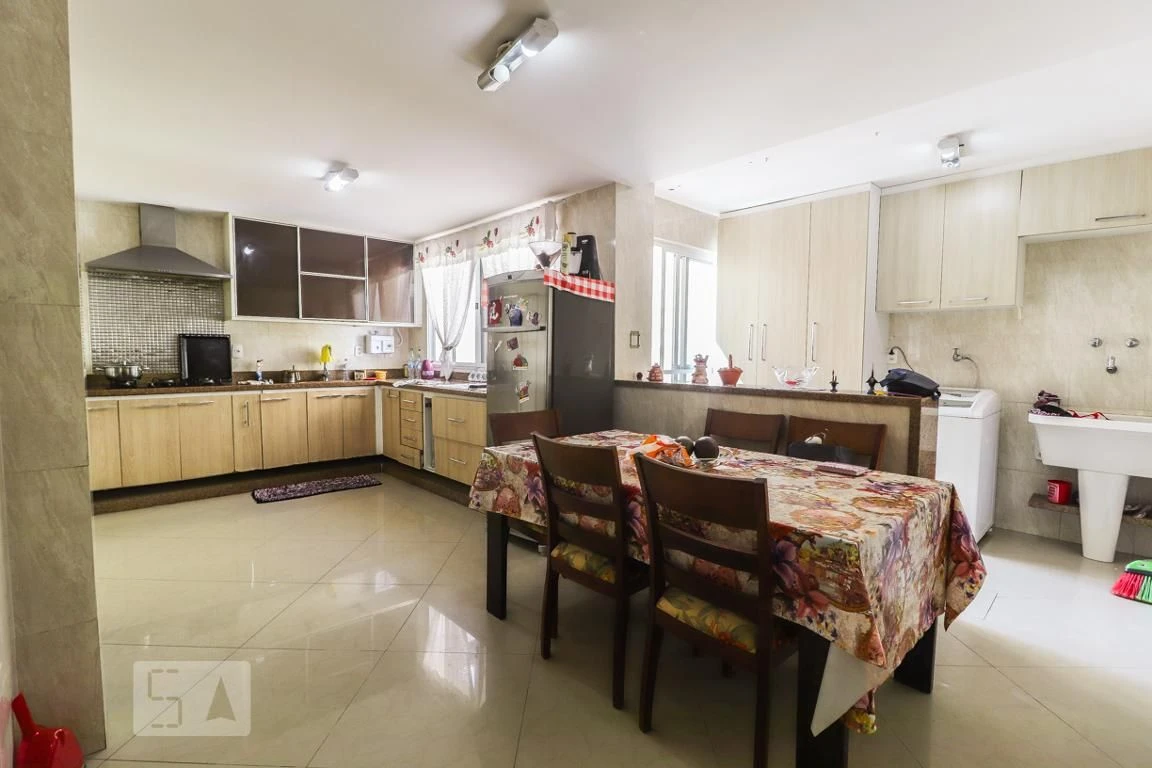Furnished house with 3 bedrooms and private yard — photo 2