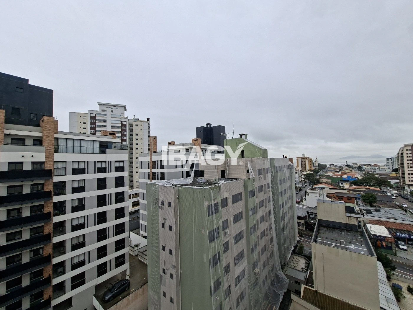 3-bedroom apartment with a bathtub in Florianópolis — photo 18