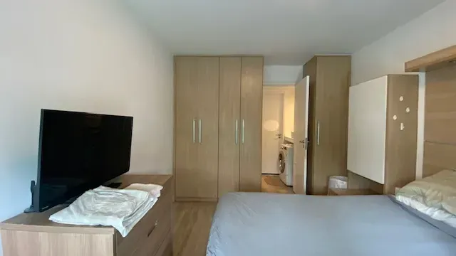 One-bedroom apartment in a building with a sauna — photo 4