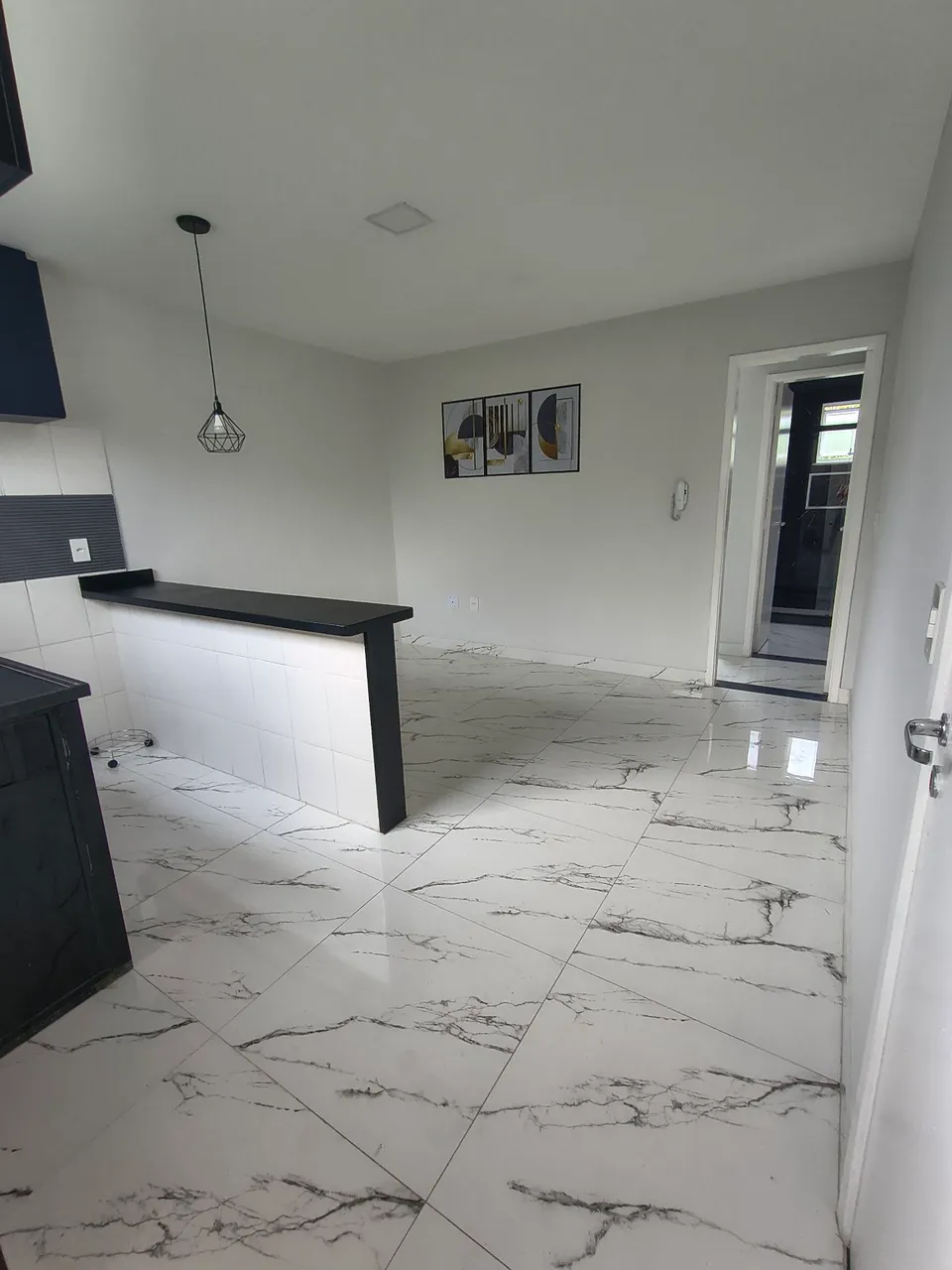 Unfurnished 1-bedroom apartment with open-plan kitchen — photo 14