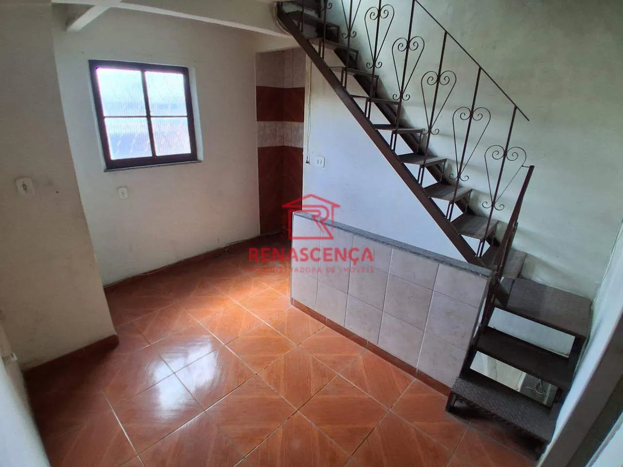 House with 5 bedrooms and 3 bathrooms, with a balcony — photo 2