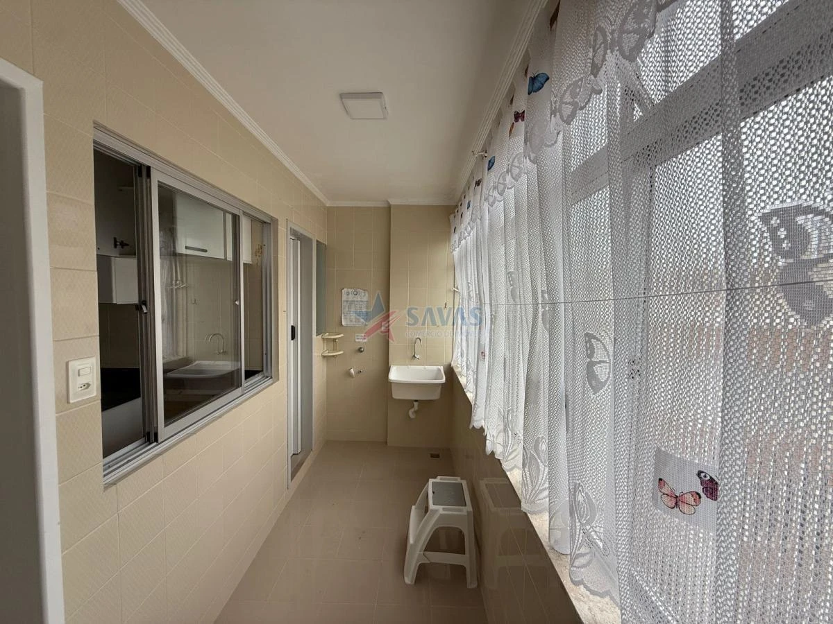 Glass-enclosed balcony in a 2-bedroom apartment, 88 m² — photo 22