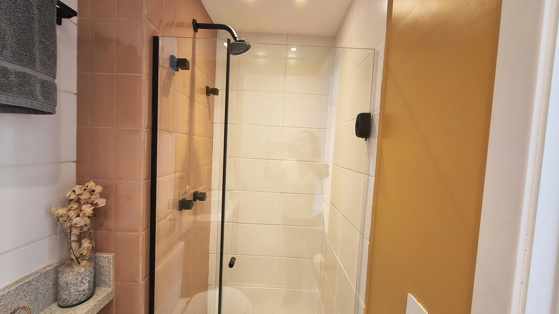 Mountain view in a 2-bedroom apartment, 53 m² — photo 23