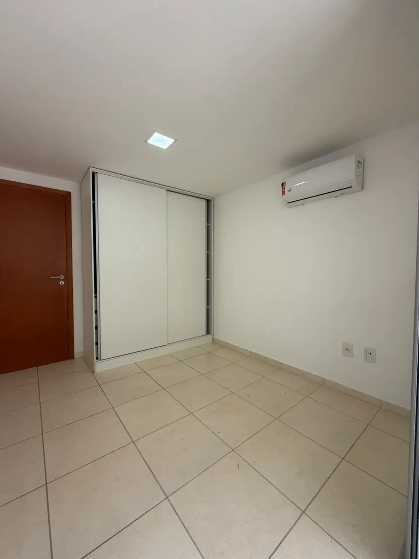 2-bedroom apartment with balcony and 1 parking spot — photo 6
