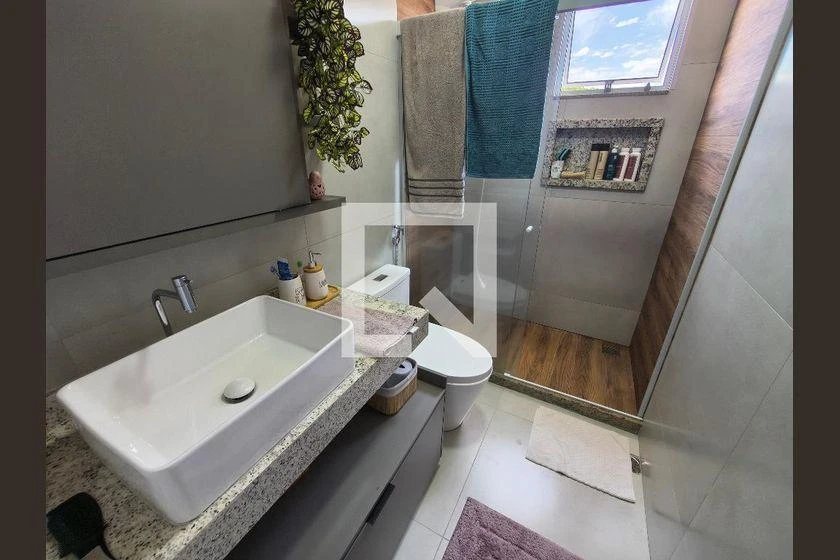 358 m² rental house with 2 bedrooms, suite and balcony — photo 43