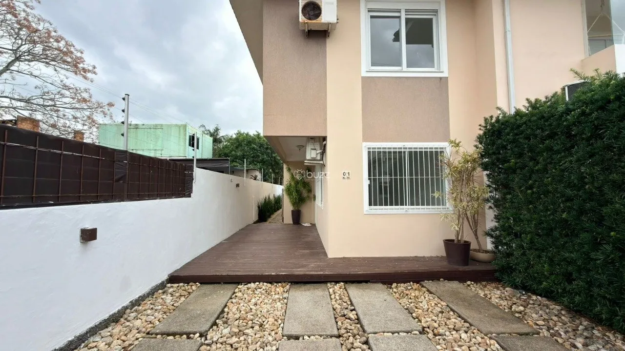 146 m² house with a walk-in closet and a garden — photo 30