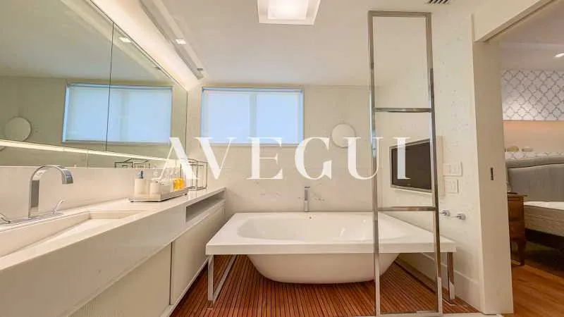 Квартира 530 м²: 4 суїти, 5 ванних і вид на воду — photo 23