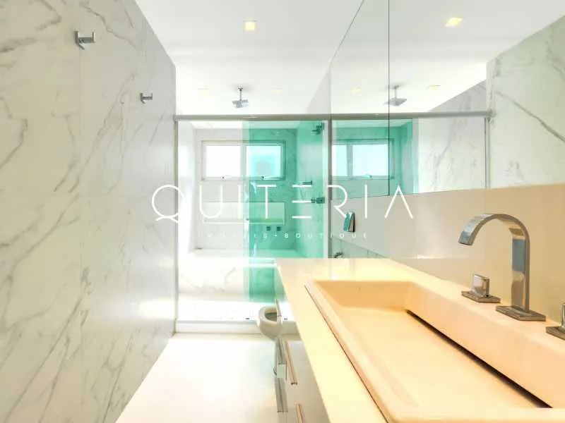 Duplex apartment, renovated, 4 bedrooms and 5 bathrooms — photo 21
