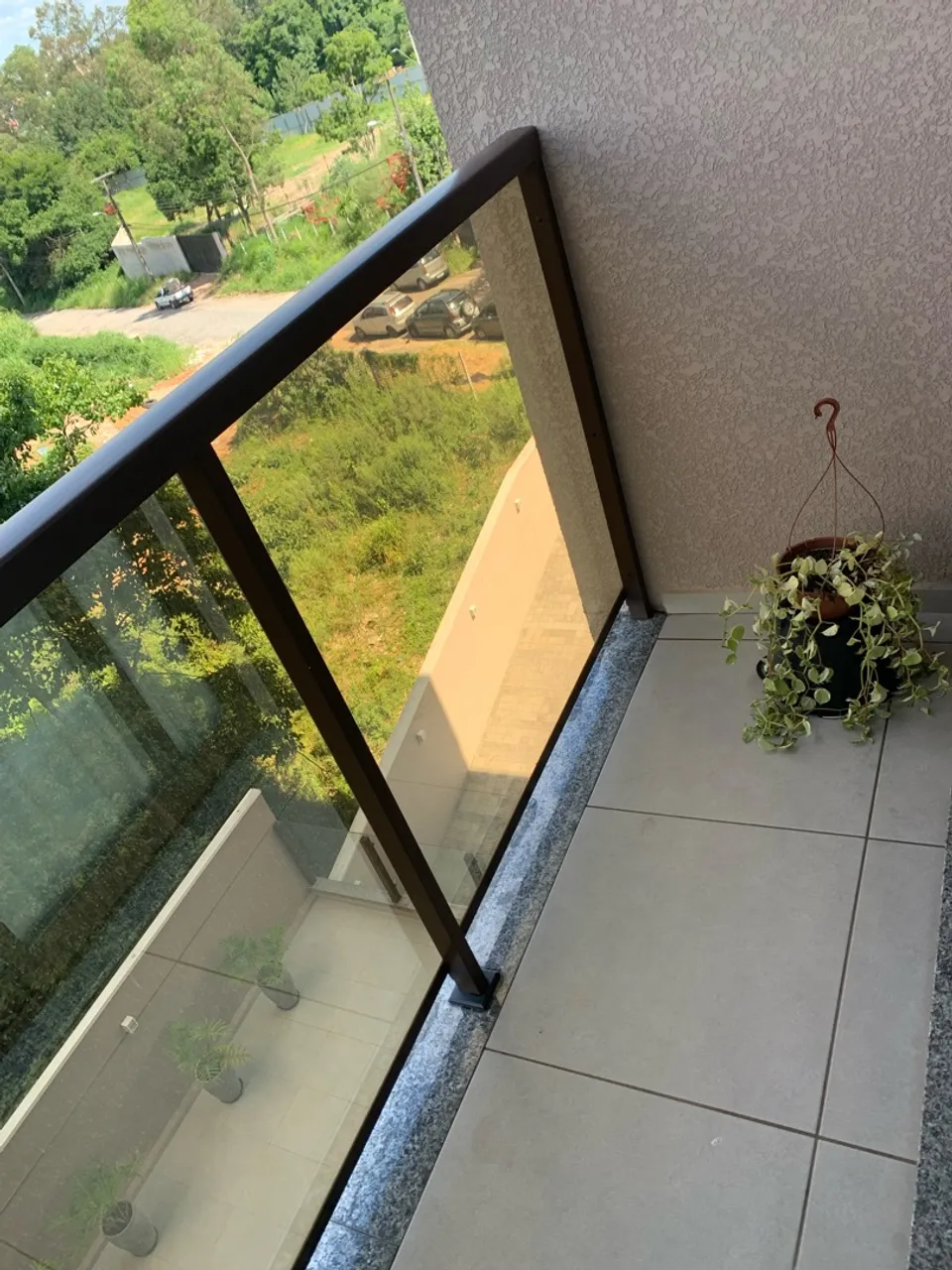 One-bedroom apartment in a building with a gym — photo 8