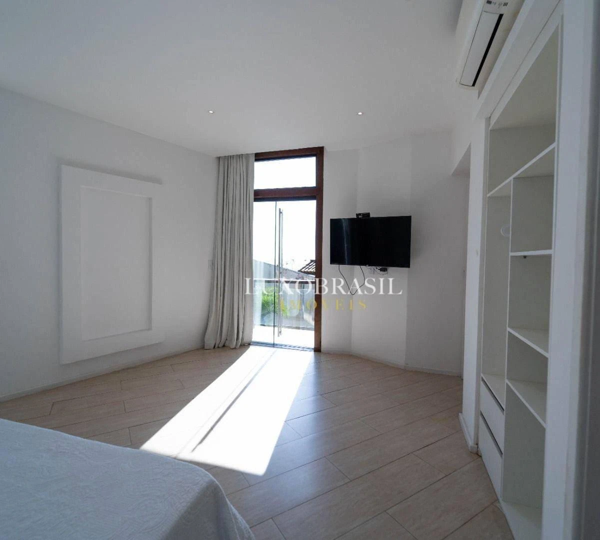 Будинок із 6 люксами та 9 ванними 750 м² — photo 25