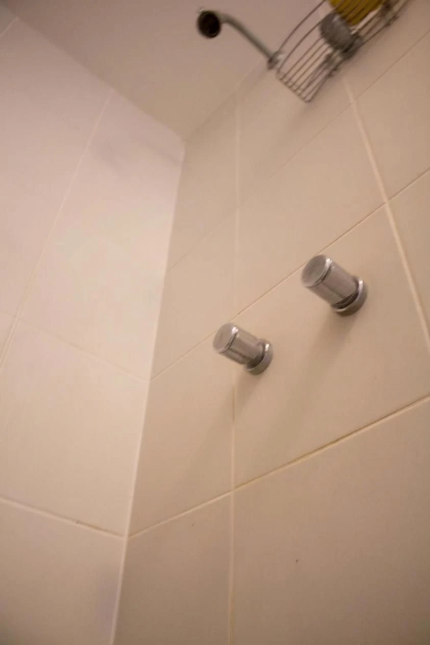 2-bedroom apartment with a glass-enclosed balcony — photo 5
