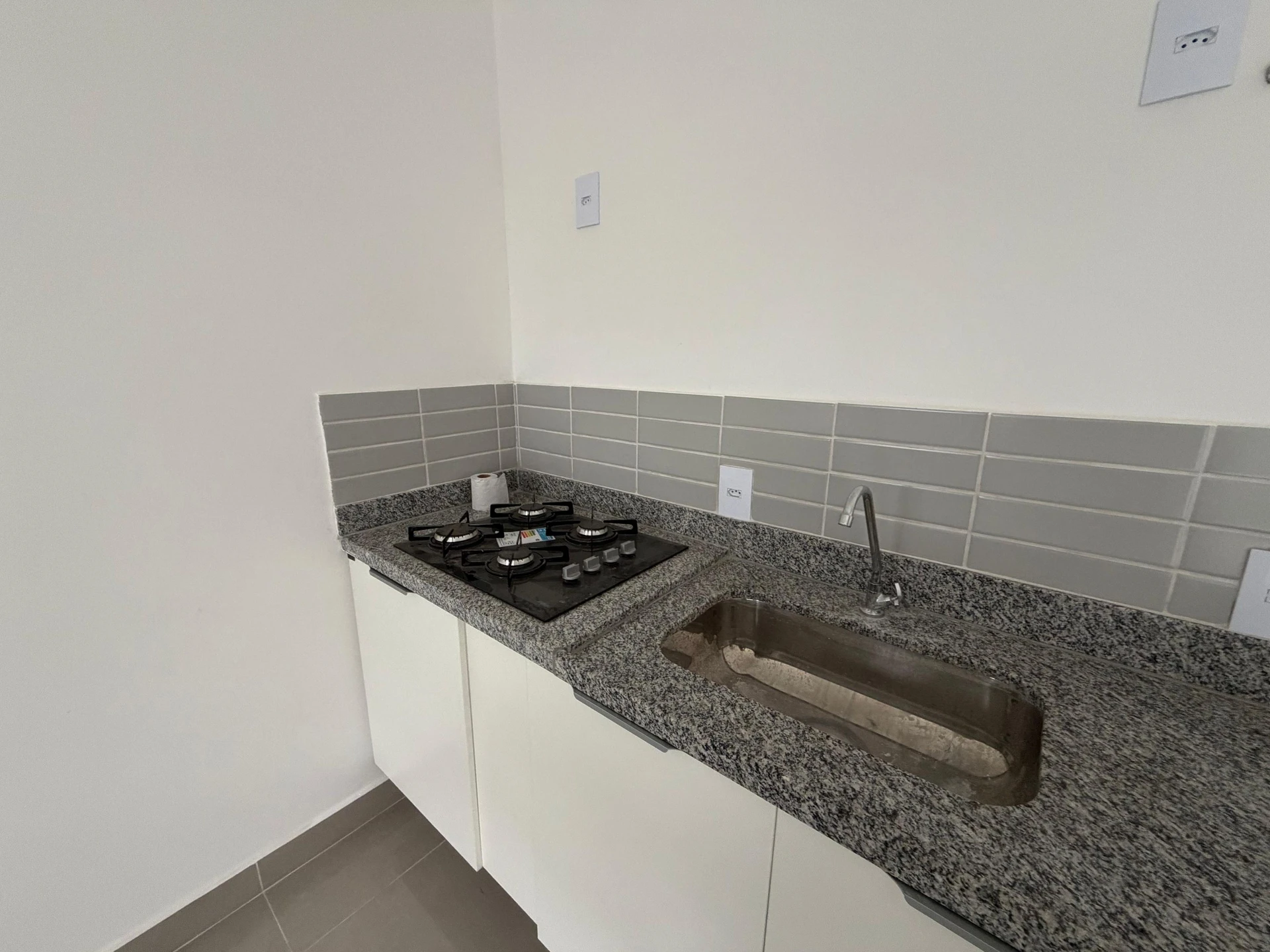 Apartamento amueblado de 1 dormitorio y cocina integrada — photo 36