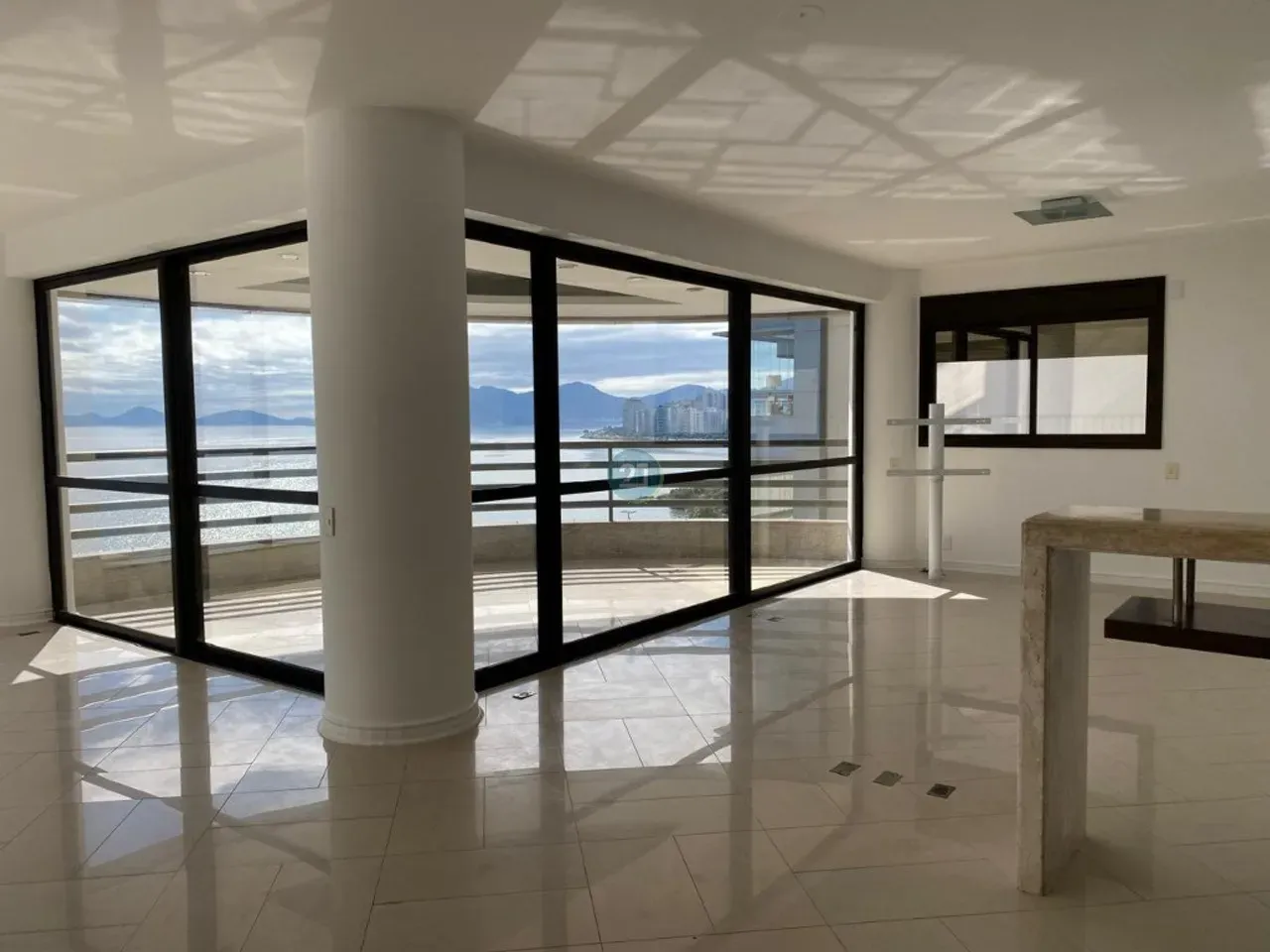 Apartamento de 230 m² con 3 suites y despacho — photo 10