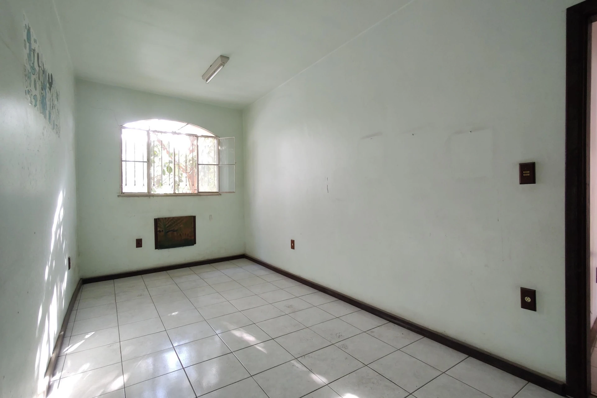 Unfurnished house with 4 bedrooms and private garden — photo 15