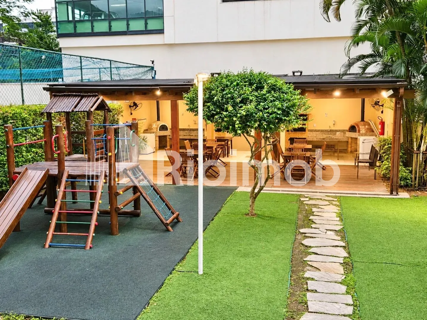 2-bedroom apartment with a washing machine in Rio de Janeiro — photo 9