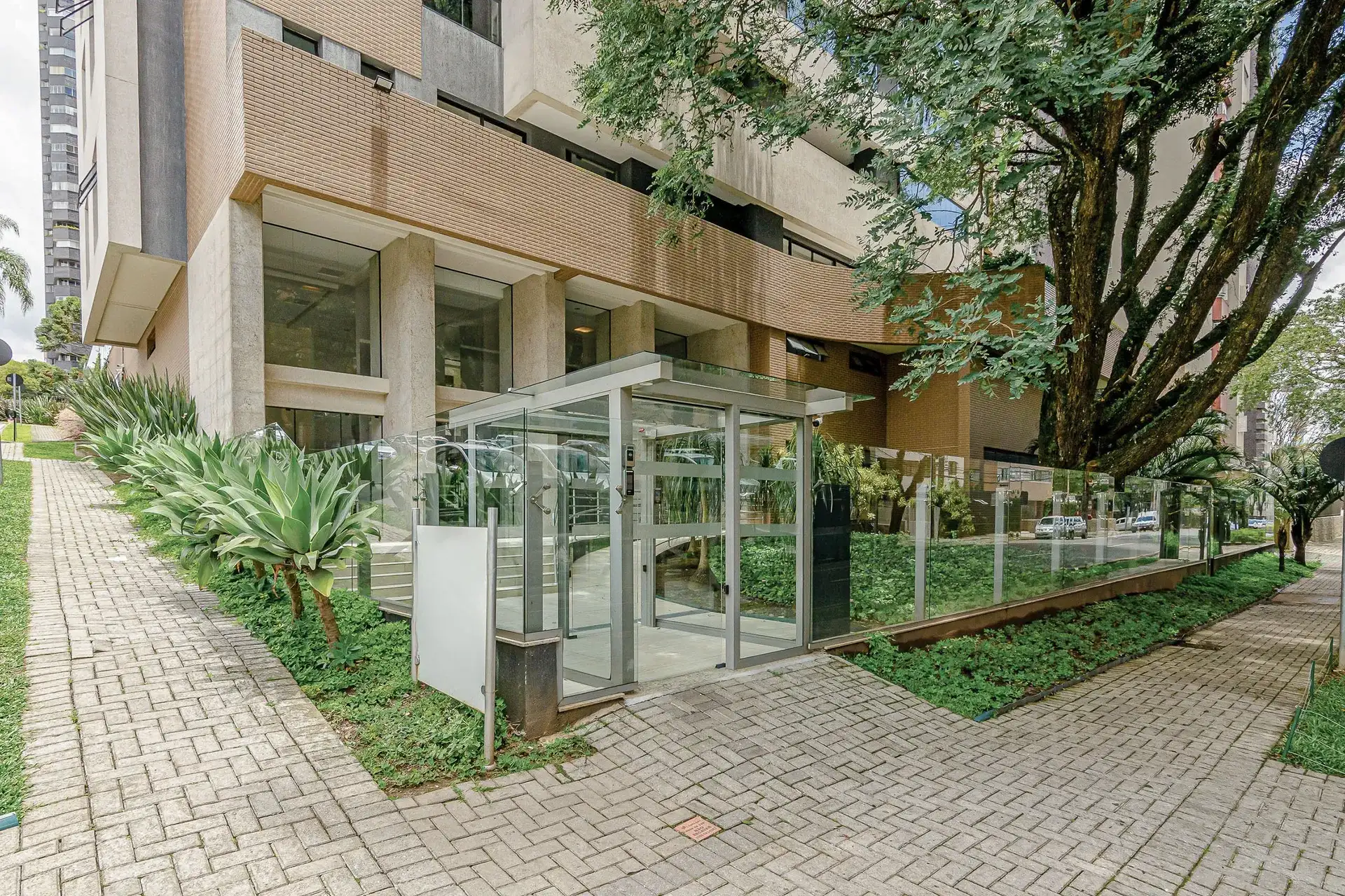 Apartamento amueblado de 1 dormitorio con cocina compacta — photo 31