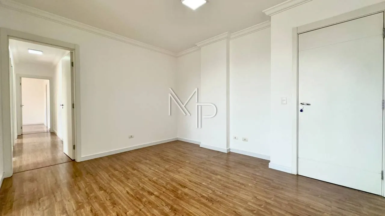 3-bedroom apartment with a grill on the balcony — photo 30